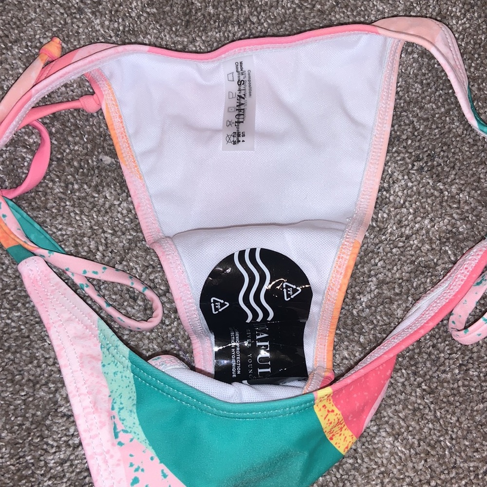 bikini - Picture 5 of 5